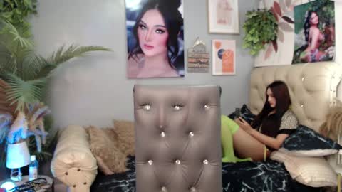 Snapshot of sweet_nicole4u chatting on December 2024 06:32:01 AM girlnamenicole online show from December 2024 06:32:01 AM