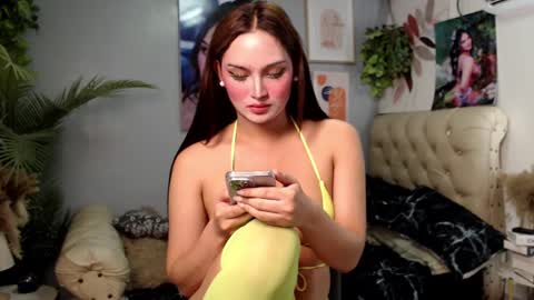 Snapshot of sweet_nicole4u chatting on December 2024 05:27:02 AM girlnamenicole online show from December 2024 05:27:02 AM