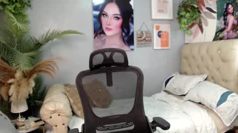 Snapshot of sweet_nicole4u chatting on January 2025 03:43:01 AM girlnamenicole online show from January 2025 03:43:01 AM