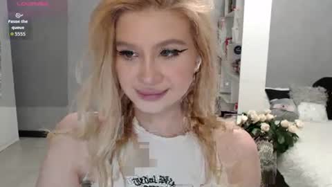 Snapshot of sweet_nicole_333 chatting on October 2025 08:57:02 AM sweet_nicole_333 online show from October 2025 08:57:02 AM