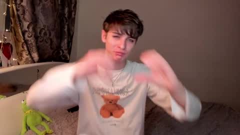 kira online show from February 2025 07:46:01 PM