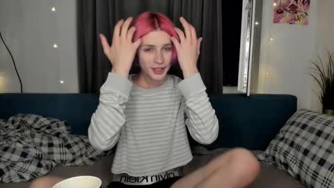 kira online show from September 2025 07:58:02 PM