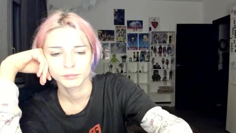 kira online show from October 2025 07:47:02 PM