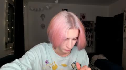 kira online show from October 2025 06:09:01 PM