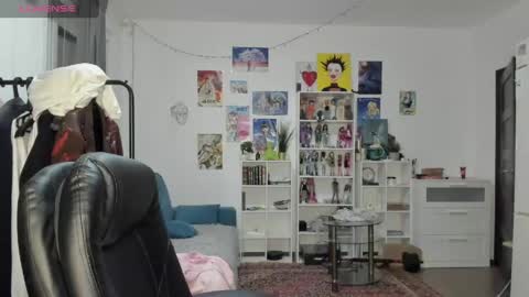 kira online show from April 2026 07:58:01 PM