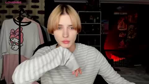Snapshot of sweet_peach__ chatting on July 2026 07:16:01 PM kira online show from July 2026 07:16:01 PM