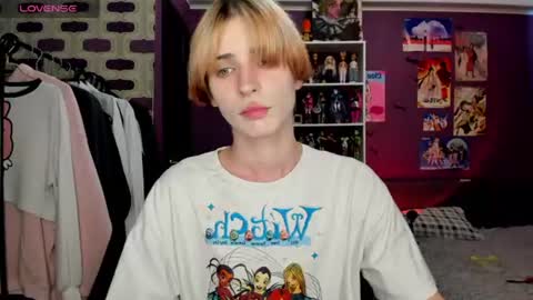 Snapshot of sweet_peach__ chatting on July 2026 03:48:02 PM kira online show from July 2026 03:48:02 PM