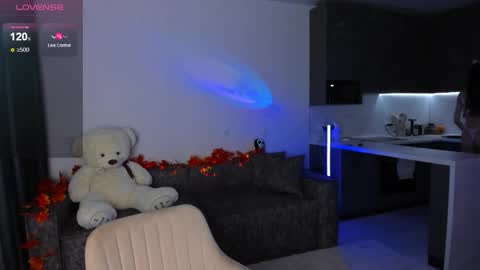 Ashley online show from November 2025 05:23:02 PM