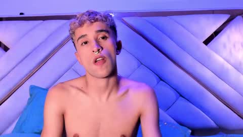 Santiago online show from October 2025 11:48:02 PM