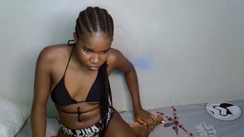 sweet_sheee online show from January 2026 06:37:02 AM