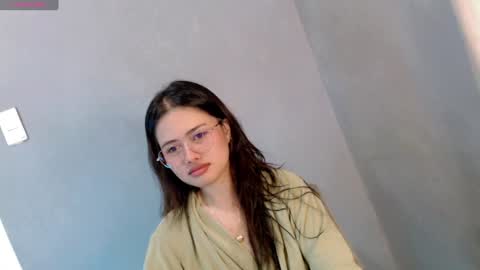 Leah online show from January 2025 05:19:01 AM