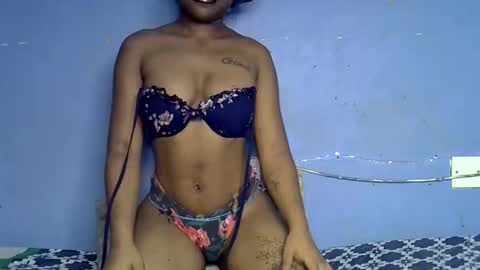 sweet_smally online show from June 2026 10:37:01 PM