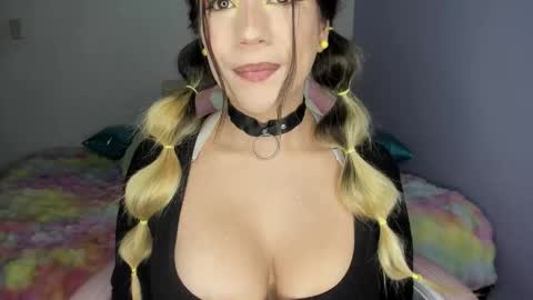 Snapshot of sweet_stephaniee chatting on October 2025 06:44:01 AM online show from October 2025 06:44:01 AM
