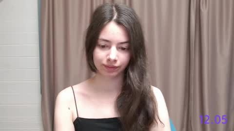 Snapshot of sweet_sweet_angel chatting on May 2026 09:28:02 AM Angel online show from May 2026 09:28:02 AM