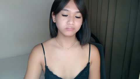 Snapshot of sweet_tenshi chatting on July 2026 04:01:02 PM tenshi online show from July 2026 04:01:02 PM