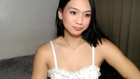 Snapshot of sweet_tenshi chatting on July 2026 05:05:01 PM tenshi online show from July 2026 05:05:01 PM