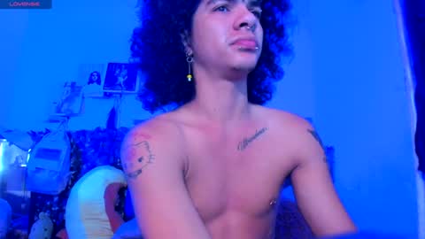 Steven independent model online show from December 2024 12:16:02 PM