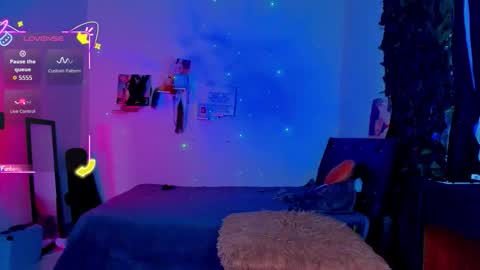 Steven independent model online show from October 2025 06:09:02 PM