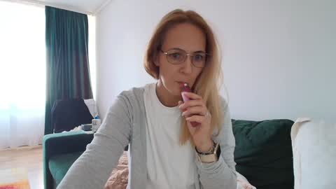 Ania online show from January 2025 01:35:02 PM