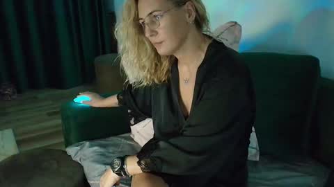 Ania online show from September 2025 10:23:01 PM