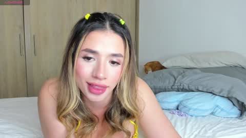 Camila online show from December 2024 11:13:02 PM