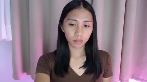 Snapshot of sweetasiancolleen chatting on May 2026 03:42:01 PM colleen online show from May 2026 03:42:01 PM