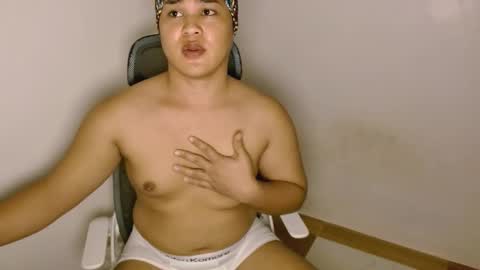 sweetasiangay online show from November 2025 06:45:01 PM