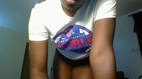 Snapshot of sweetass_02 chatting on January 2025 11:33:02 PM bianca online show from January 2025 11:33:02 PM