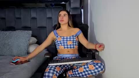 Snapshot of sweetblonde111 chatting on June 2026 03:53:01 AM sweetblonde111 online show from June 2026 03:53:01 AM