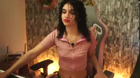 Snapshot of sweetbonii chatting on June 2026 07:56:02 PM Salom independent model online show from June 2026 07:56:02 PM