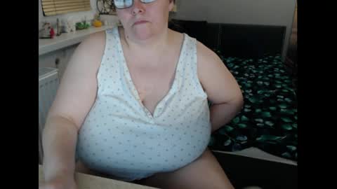 Sweetboobs85h online show from April 2026 07:26:02 PM