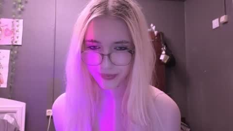 sweetcrystalll online show from July 2026 12:35:02 AM