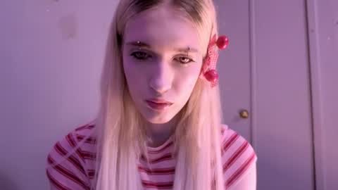sweetcrystalll online show from August 2026 09:28:01 PM