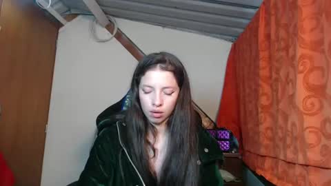 Snapshot of sweetdam12 chatting on December 2024 10:45:01 PM sweetdam12 online show from December 2024 10:45:01 PM