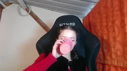 Snapshot of sweetdam12 chatting on February 2025 08:15:02 PM sweetdam12 online show from February 2025 08:15:02 PM