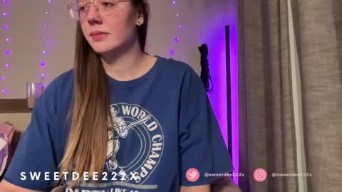 Snapshot of sweetdee222x chatting on January 2025 04:22:02 AM Delilah Samson online show from January 2025 04:22:02 AM