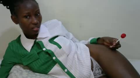 sweetDee online show from February 2025 07:11:01 PM