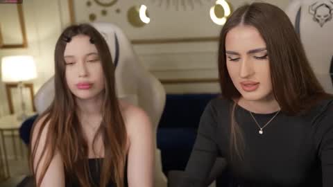 Amelia online show from September 2025 07:03:02 PM