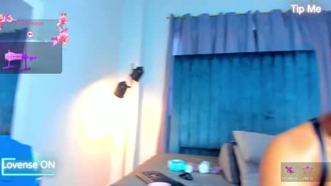 Mia online show from May 2026 11:40:02 AM