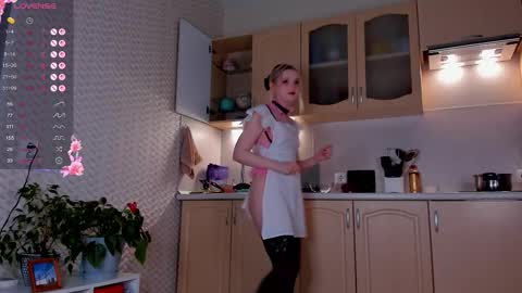 Snapshot of sweeterose chatting on November 2025 05:46:02 PM sweeteRose online show from November 2025 05:46:02 PM