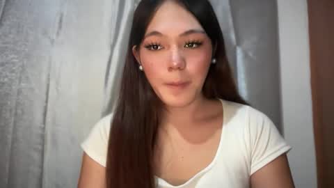 Snapshot of sweetgirl_ayesha chatting on November 2025 04:44:02 AM Ayesha online show from November 2025 04:44:02 AM