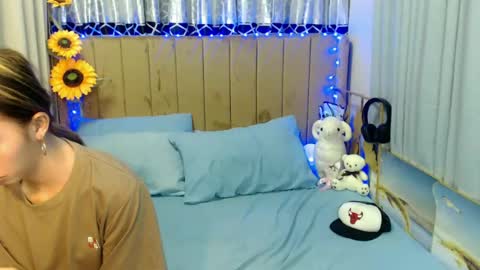 Snapshot of sweetgirl_daphne chatting on June 2026 12:07:02 PM sweetgirl_daphne online show from June 2026 12:07:02 PM