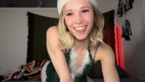 Snapshot of sweetgracee chatting on December 2024 07:01:01 AM sweetgracee online show from December 2024 07:01:01 AM