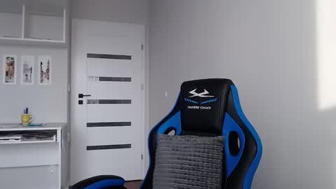 Emma  online show from January 2026 08:40:02 AM