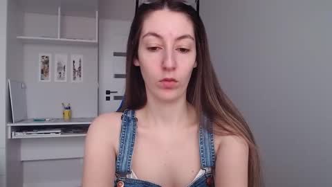 Emma  online show from February 2026 09:13:02 AM