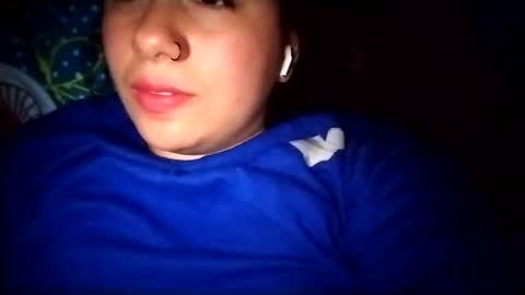 Snapshot of sweetie__annie chatting on December 2024 04:48:02 AM Ana Mara i cant Make noise My family is here online show from December 2024 04:48:02 AM