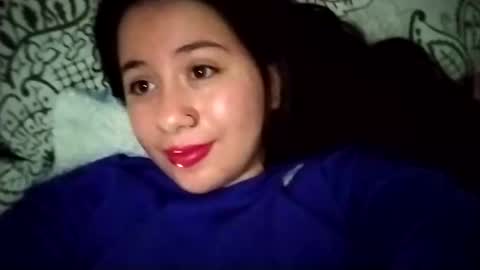 Snapshot of sweetie__annie chatting on February 2025 03:36:02 AM Ana Mara i cant Make noise My family is here online show from February 2025 03:36:02 AM