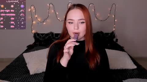 Snapshot of sweetie_candy_ chatting on December 2024 03:42:02 PM Hannah online show from December 2024 03:42:02 PM
