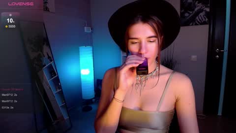 sweetie_catt online show from February 2025 12:27:01 PM