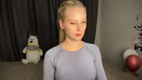 sweetie Lisa3 online show from December 2024 02:50:01 PM